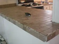Тахтаи ошхона чинӣ бо суратҳои худ