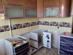 Oshxonadagi Fotosuratda Mebel O'Rnatish
