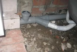 Ас үй фотосуретіндегі кәріз құбыры