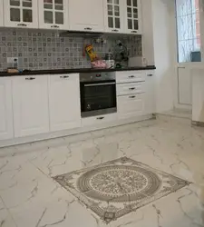 Glossy tiles in the kitchen interior