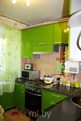 Фото зеленой кухни хрущевки