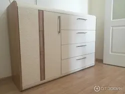 Qonaq otağının freskası daxili fotoşəkildə mebelləri basır