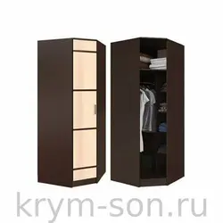 Киім Фотосуреті Үшін Жатын Бөлмесіндегі Кішкентай Бұрыштық Гардероб