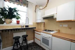 Mətbəx daxili kombi və pəncərə ilə