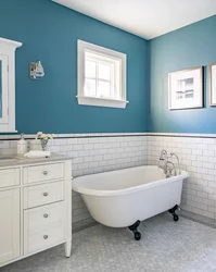 Bathroom design up to half tiles