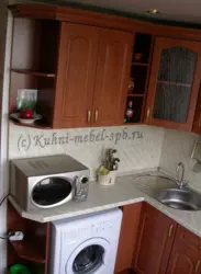 Кухонныя гарнітуры для маленькай кухні з пральнай машынай фота