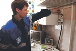 Mətbəxdə qaz avadanlıqlarının fotoşəkili