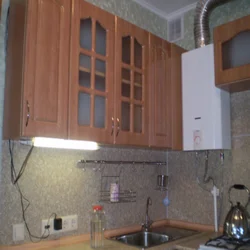 Потолок кухни с колонкой фото