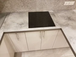 Oshxonaning ichki qismidagi oq Marquina marmar