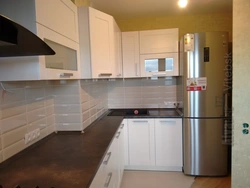 Kitchen with corners and ledges design