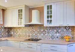 Interior tile kitchen apron