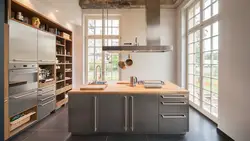 Single-level kitchen photo