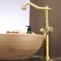 Banyonun Daxili Hissəsində Bronz Kranlar