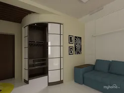 Burchakli divan va burchak shkafi bilan yashash xonasi dizayni