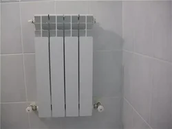 Vanna otağında istilik radiatoru fotoşəkili