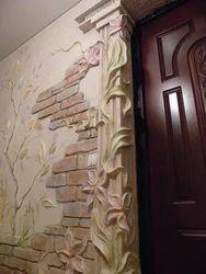 Photo of bas-reliefs in the kitchen