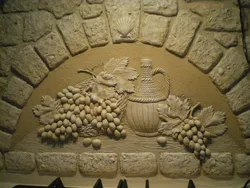 Photo of bas-reliefs in the kitchen