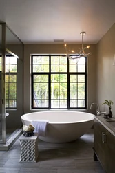 Round bathtub design