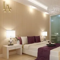 Sconce дар болои диван дар меҳмонхона дар дохили