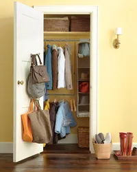 Is it possible to hang photographs in the hallway?