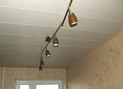 Потолок из панелей на кухне своими руками фото