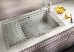 Quruducu fotoşəkili olan mətbəx lavaboları