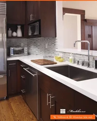 Омезиши countertop ва пешдоман дар акс ошхона дар дохили