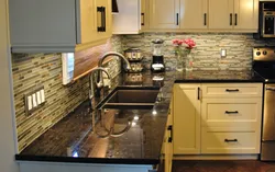Омезиши Countertop Ва Пешдоман Дар Акс Ошхона Дар Дохили