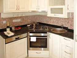 Kitchen design with hob in the corner