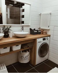 Kir yuvish mashinasi va lavabo fotosurati uchun hammom dastgohi