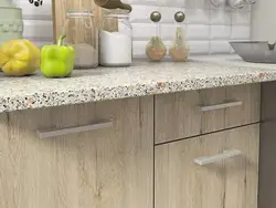 Oshxona ichki qismidagi Sonoma eman peshtaxtasi