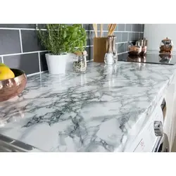 Ас үй фотосуретіндегі үстелшелерге арналған пленка