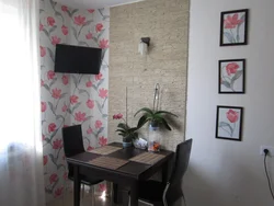 Sconce барои ошхона дар девори болои акс мизи