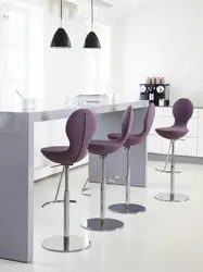 Mətbəx interyerində bar tabureləri fotoşəkili