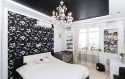 Glossy white ceiling in the bedroom photo