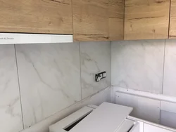 Фартук для кухни из керамогранита 60х1200 фото в интерьере