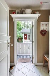 Photo Window From The Kitchen To The Hallway