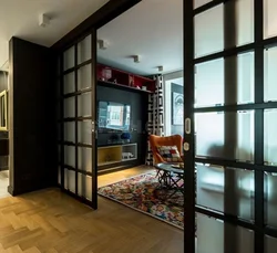 How to separate the living room hallway photo