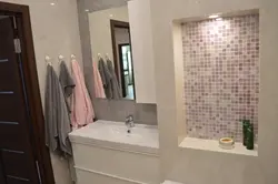 Niş fotoşəkildə quraşdırılmış vanna otağı