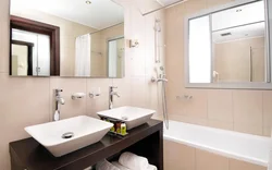 How to arrange furniture in the bathroom photo