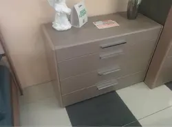 Mocha rangdagi yotoqxona fotosurati