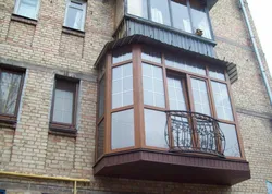 Сурати балкони фаронсавӣ дар квартира