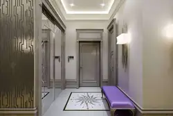 Katta kvartirada koridorning ichki qismi