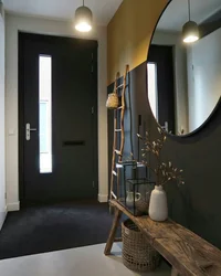 Wall design for painting in the hallway