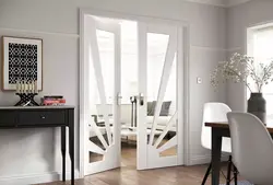 Doors with glass in the interior of the apartment