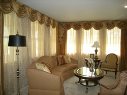 Design of curtains in the hall in the apartment photo