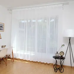Zamonaviy uslubdagi fotosuratda oshxona uchun oq tul