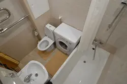 Photo of a combined bathtub and toilet before and after