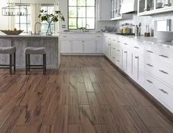 Wood-look porcelain tiles in the kitchen interior