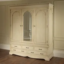 Wooden wardrobes for bedrooms photo
